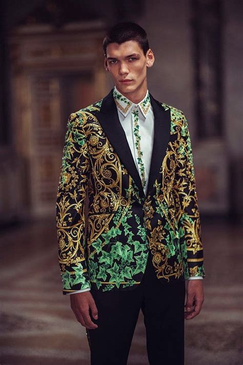 traje versace